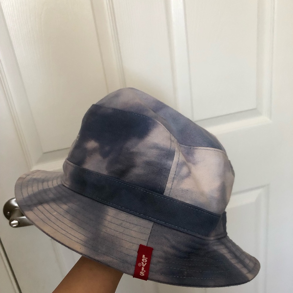 Levi’s Bucket hat